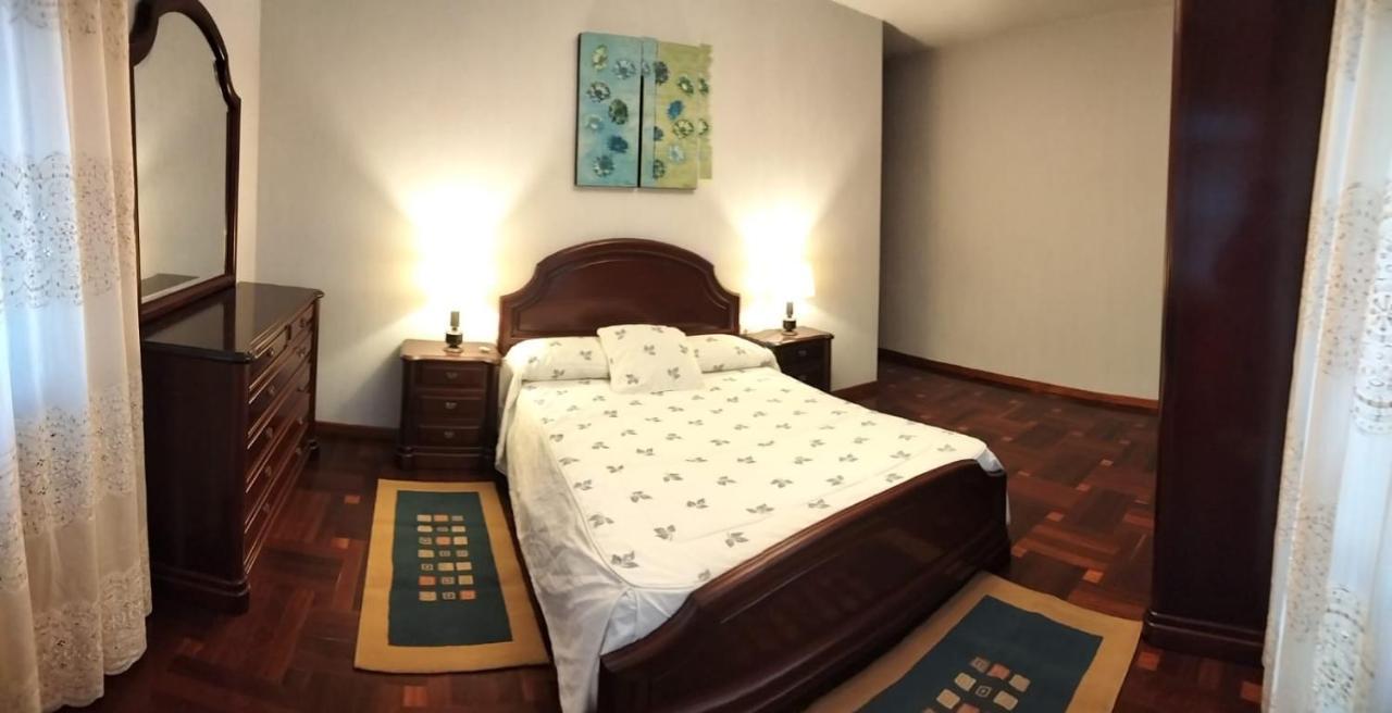Santa María Vivienda Familiar En La Ria De Vigoヴィラ エクステリア 写真
