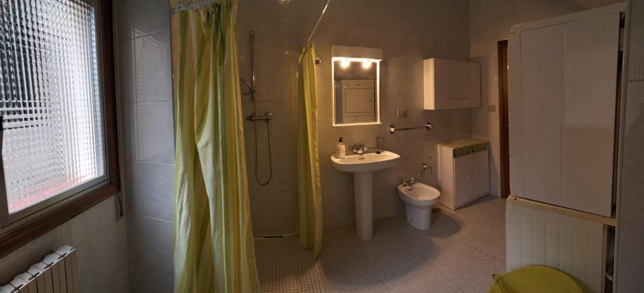 Santa María Vivienda Familiar En La Ria De Vigoヴィラ エクステリア 写真